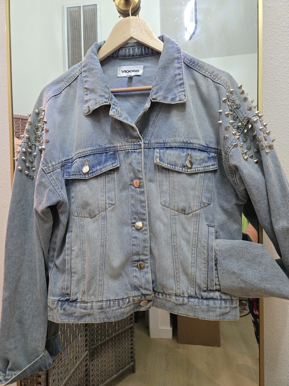 Vigoss Light Wash Silver Spike Studded Denim Jacket Size M